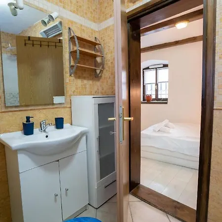 Apartment Old Town Apartment, 50m From Sea Lovran