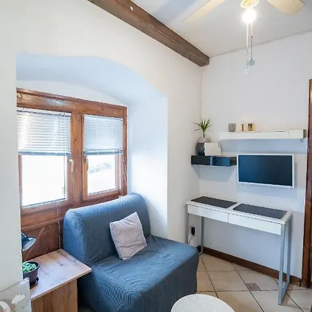 Old Town Apartment, 50m From Sea Apartament