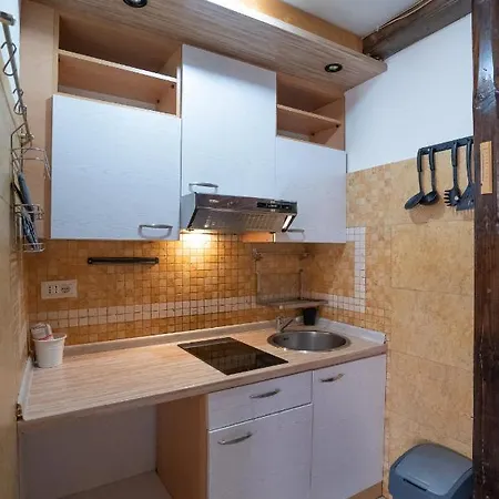 Apartament Old Town Apartment, 50m From Sea *