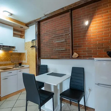 Apartment Old Town Apartment, 50m From Sea *