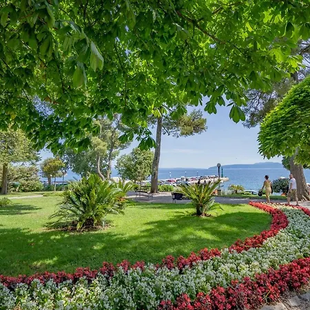 Apartament Old Town Apartment, 50m From Sea